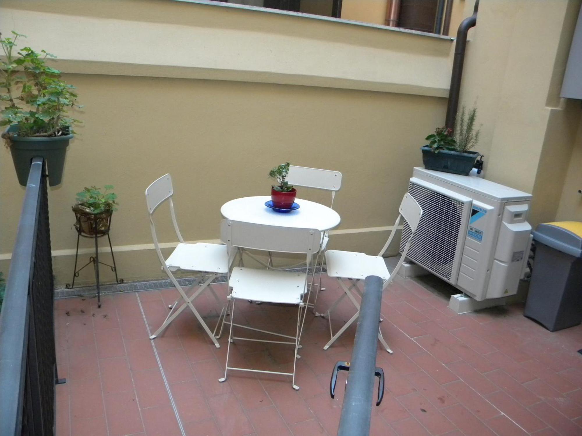 Bologna House Due Torri Apartment Exterior photo