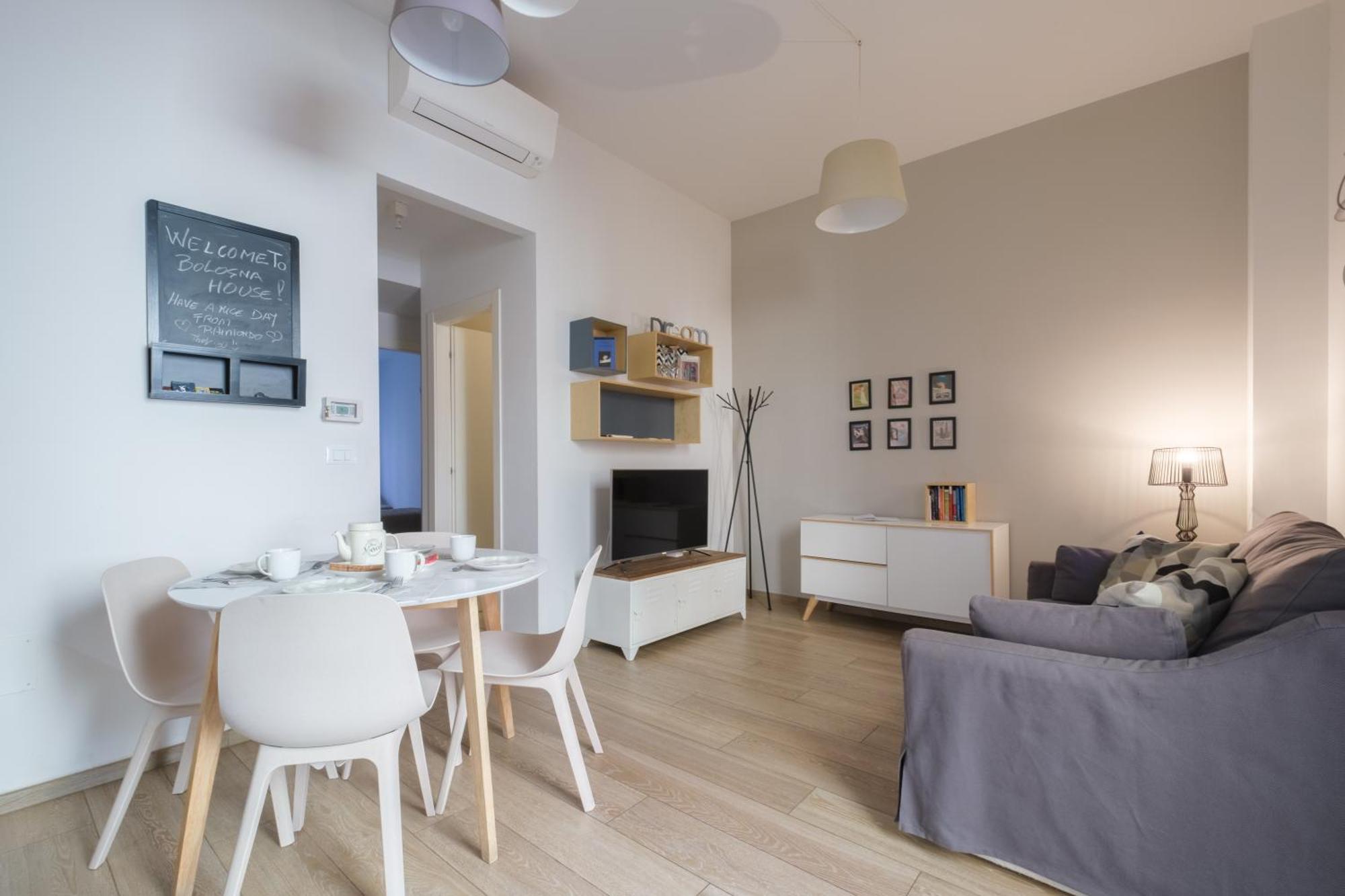 Bologna House Due Torri Apartment Exterior photo